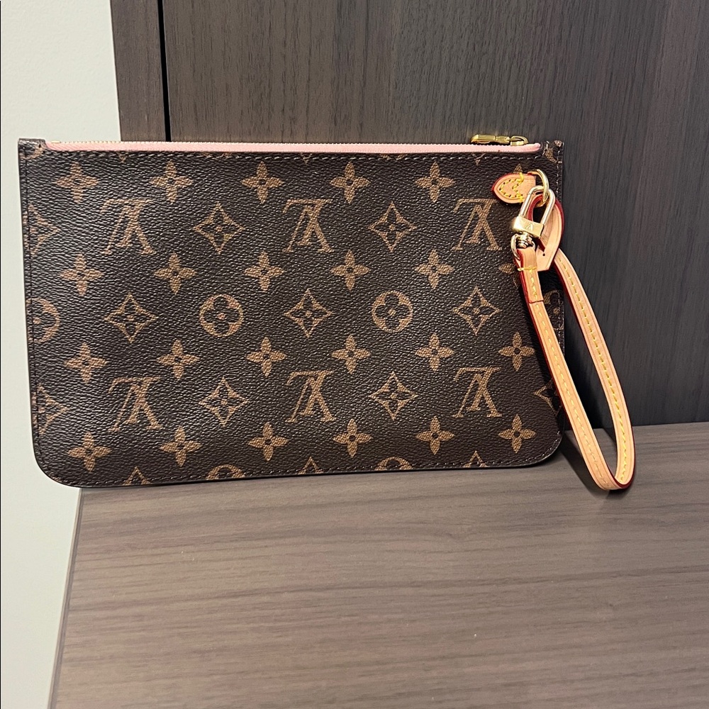 Louis Vuitton Monogram Pink Wristlet Neverfull GM EXCELLENT Condition Box & Bag - Picture 4 of 15